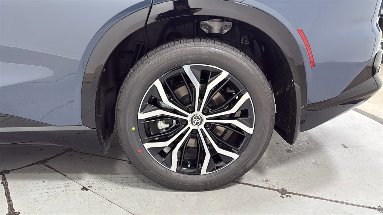 New 2026 Toyota Crown Signia image 23