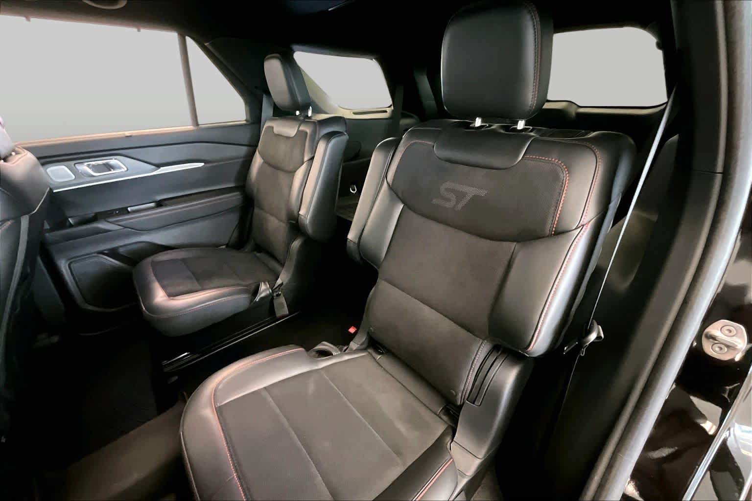 Used 2025 Ford Explorer ST AWD/4WD image 18