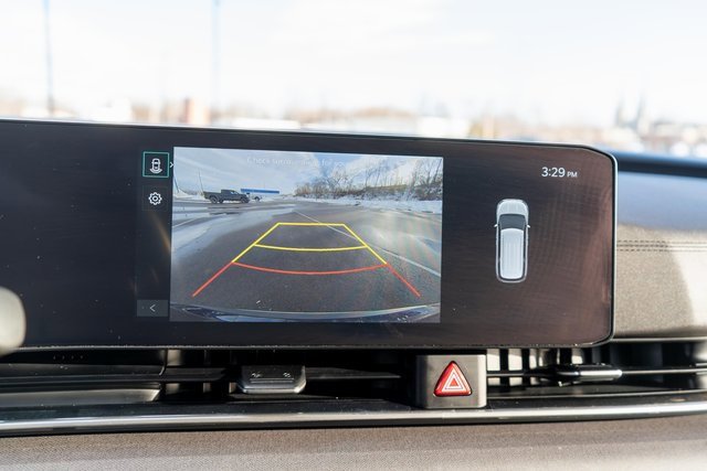 Used 2025 Kia Carnival EX image 36