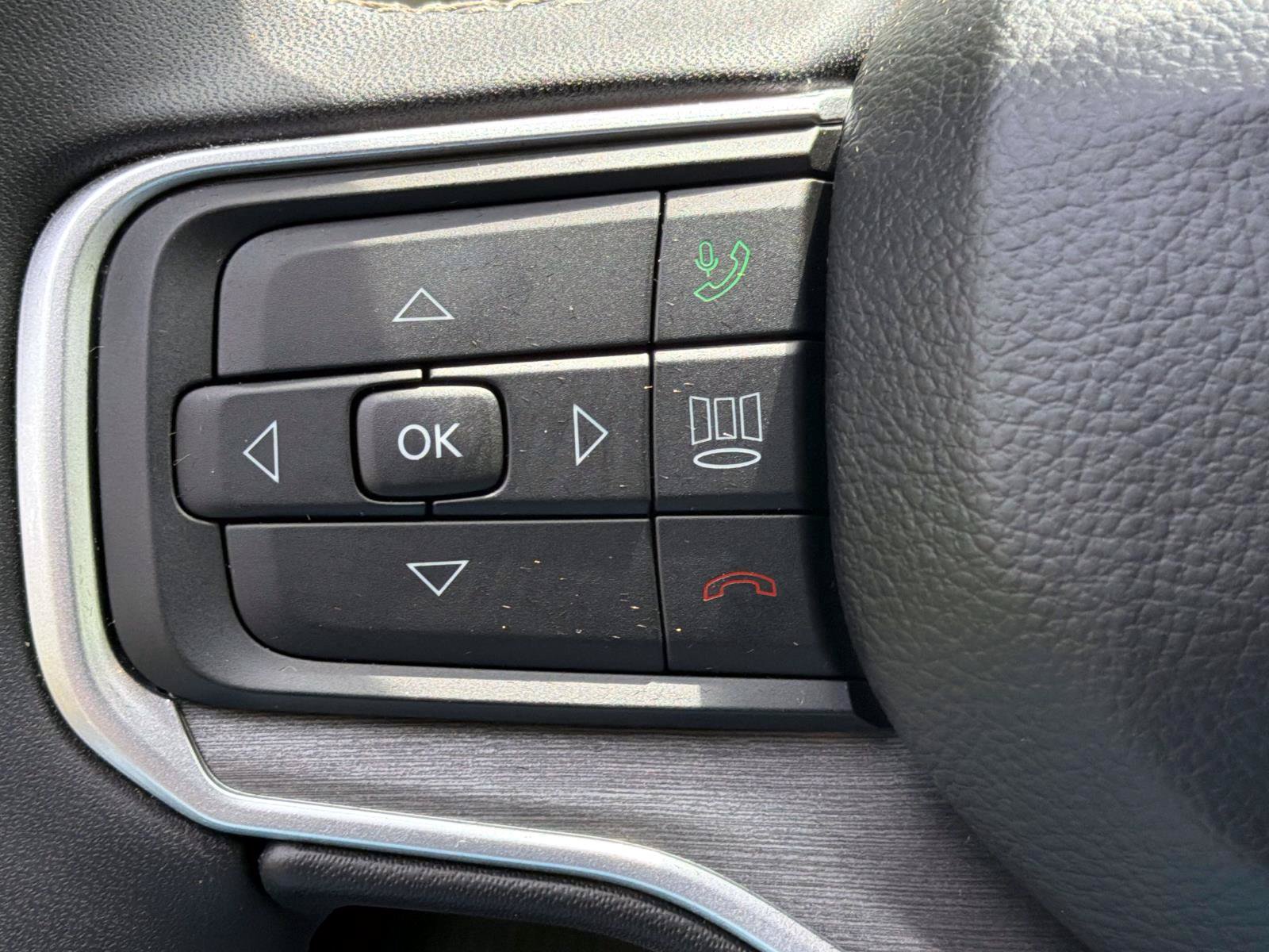 Used 2025 Jeep Wagoneer L 4WD w/ Convenience Group I image 11
