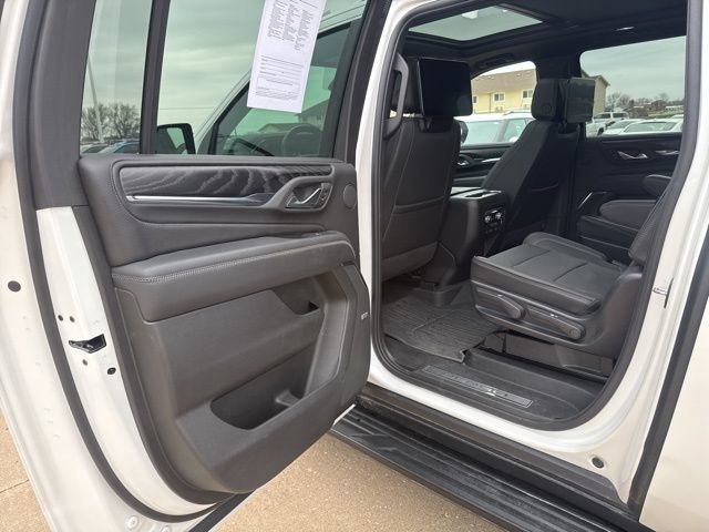 Used 2024 GMC Yukon XL Denali w/ Advanced Technology Package image 17