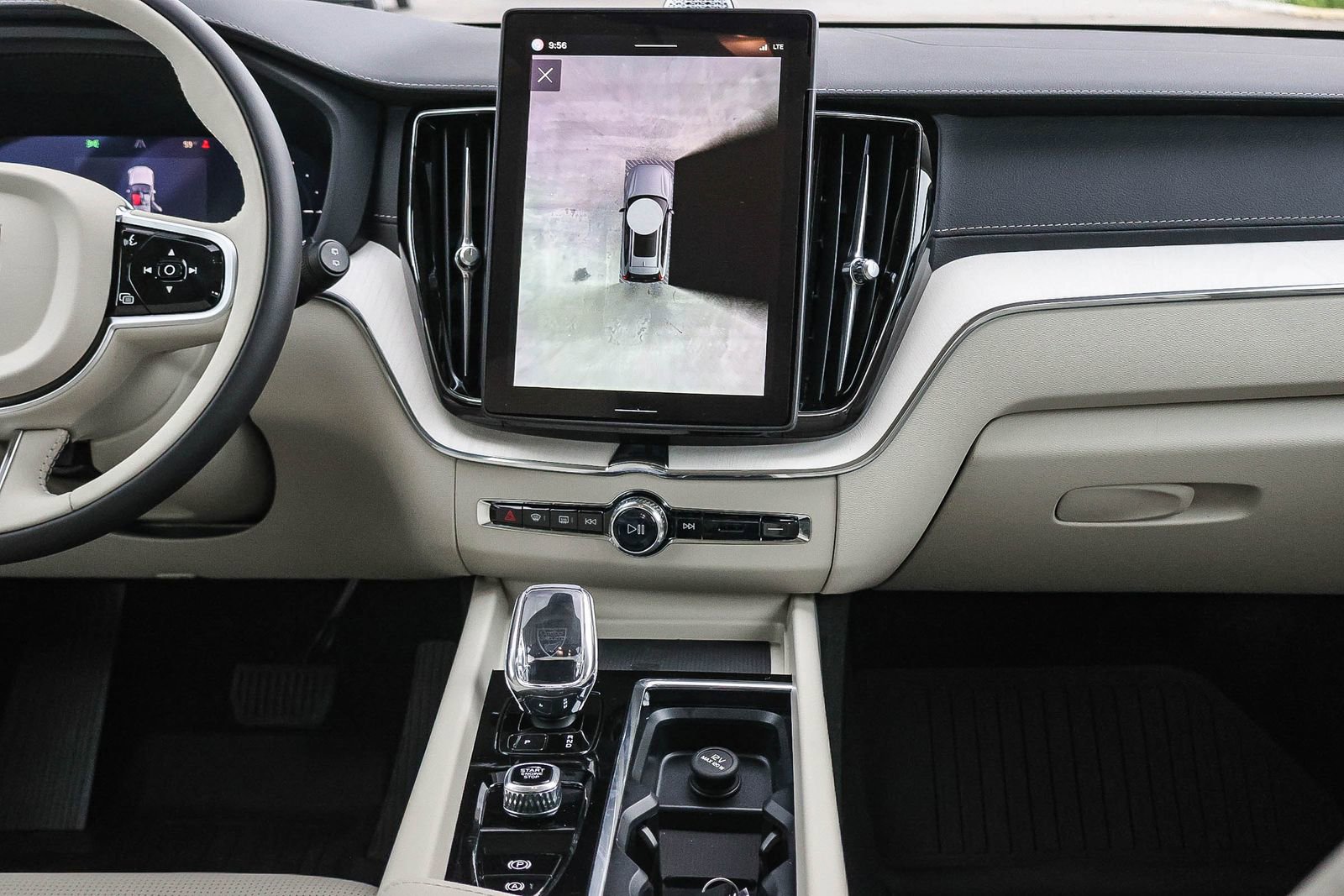 New 2026 Volvo XC60 T8 Ultra w/ Climate Package image 24