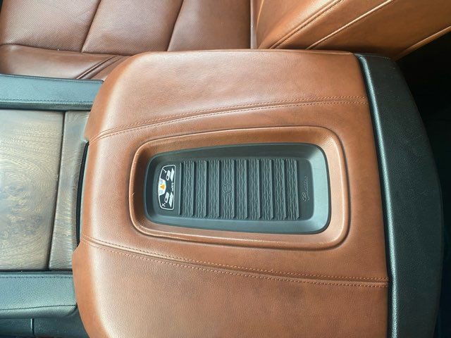 Used 2018 Cadillac Escalade Premium Luxury image 19