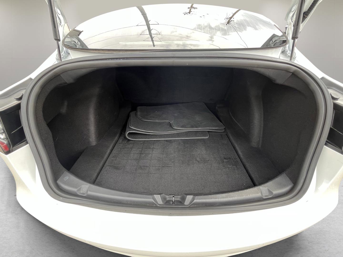 Used 2020 Tesla Model 3 Performance image 30