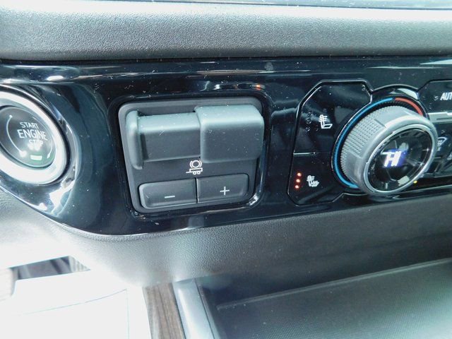 Used 2024 Chevrolet Silverado 1500 RST w/ Z71 Off-Road Package image 27