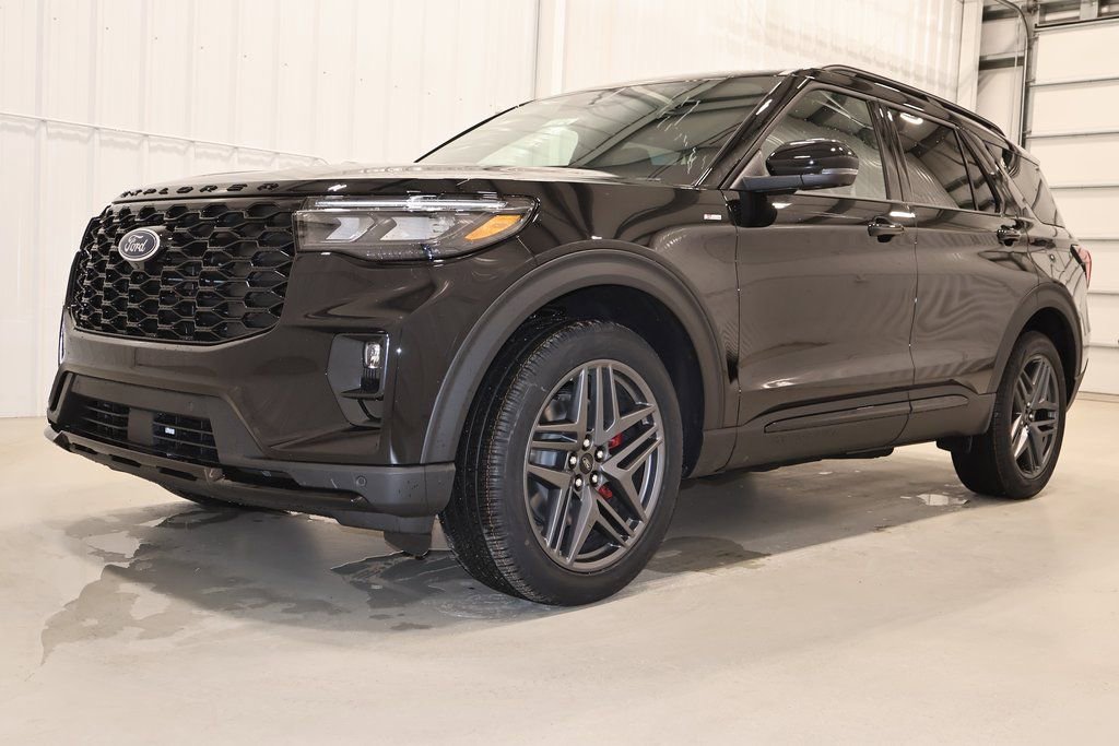 New 2026 Ford Explorer ST-Line w/ ST-Line Street Pack AWD/4WD image 4