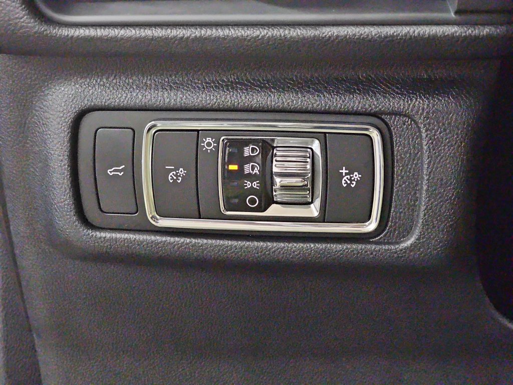 Used 2023 Lincoln Corsair Reserve w/ Equipment Group 201A AWD/4WD image 27