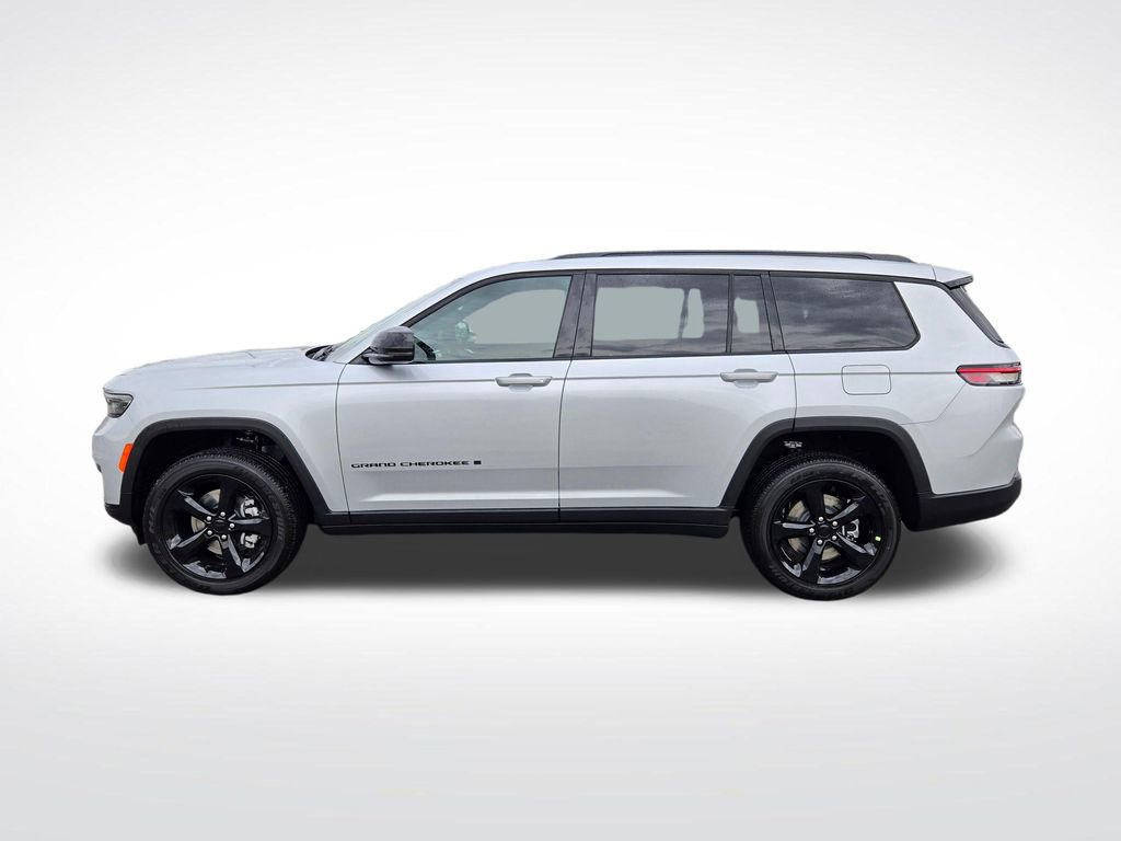 New 2025 Jeep Grand Cherokee L Laredo image 6