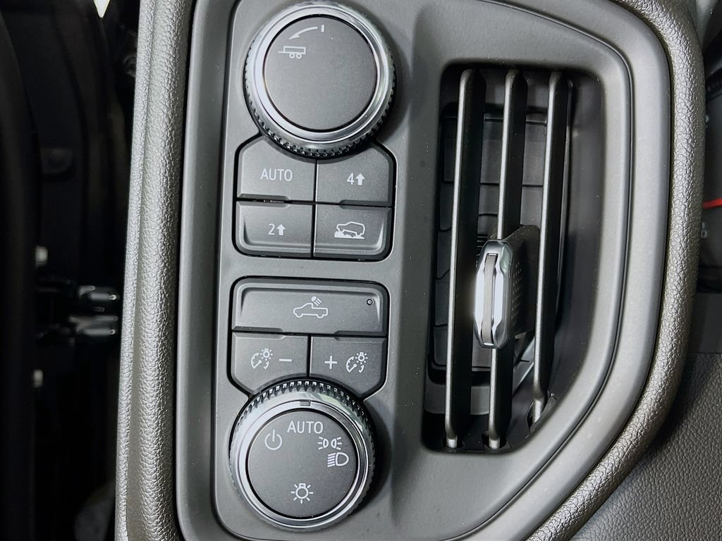 Used 2024 GMC Sierra 1500 Pro w/ Pro Value Package AWD/4WD image 13