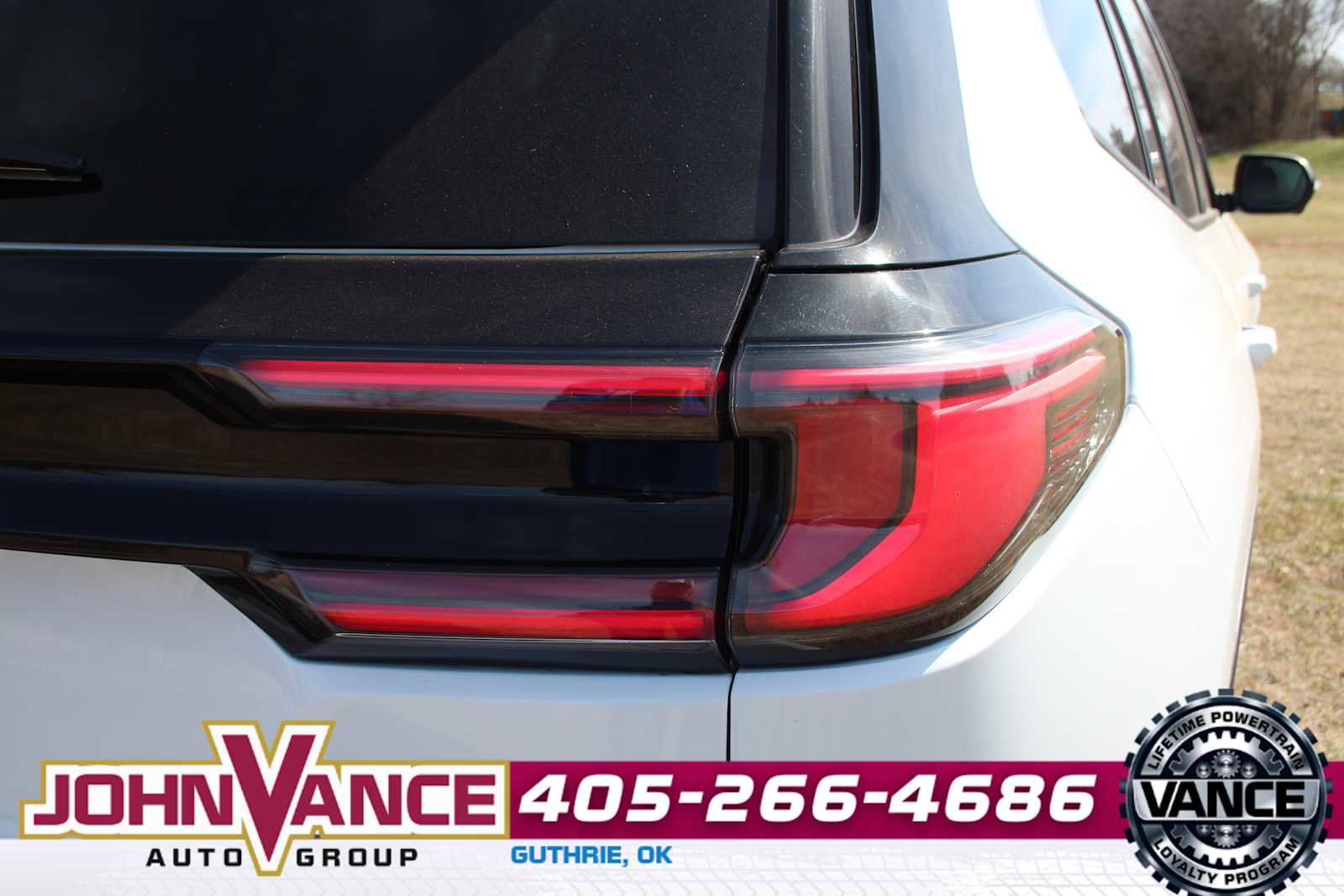 Used 2025 GMC Acadia Elevation image 10