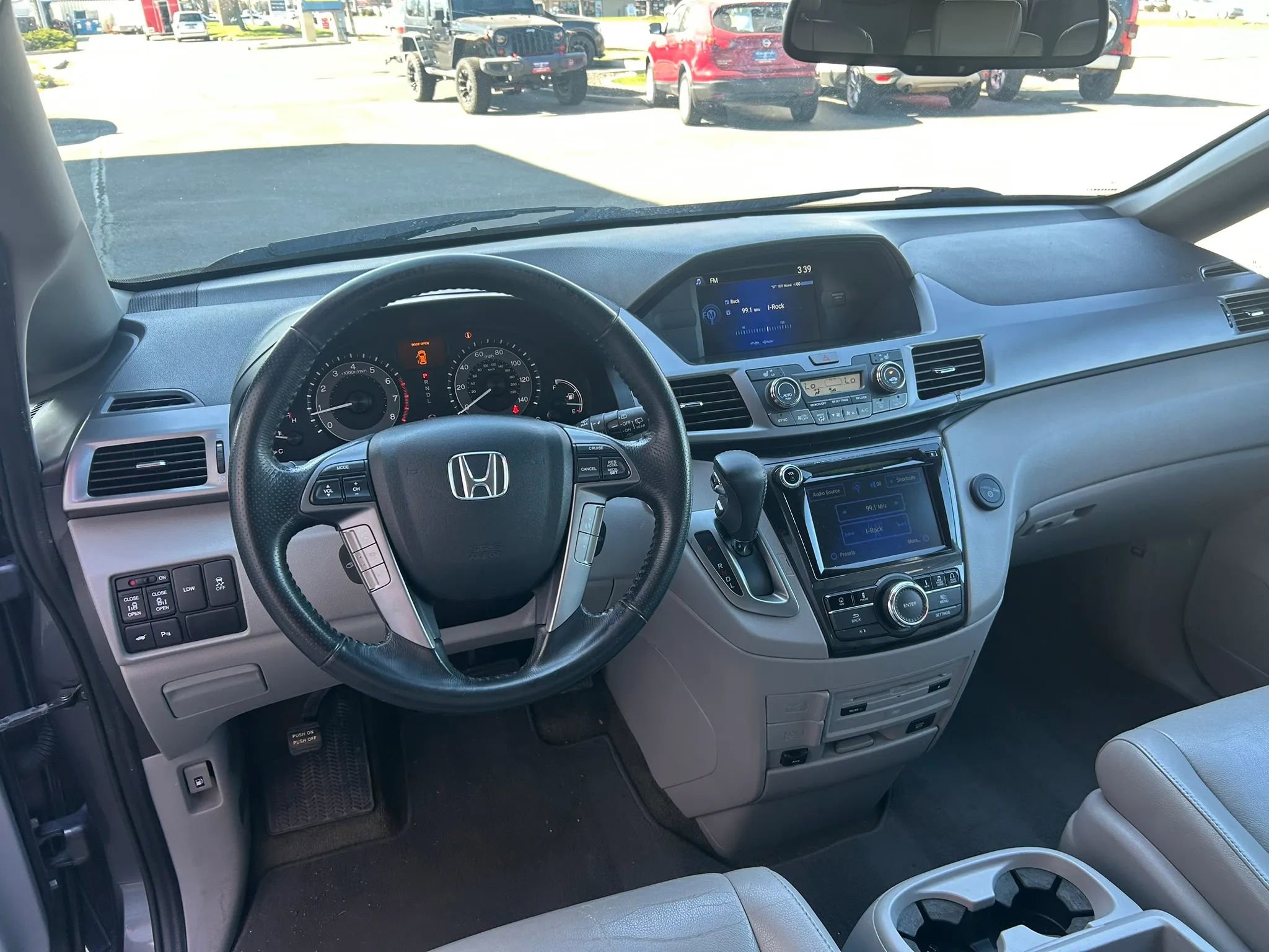 Used 2014 Honda Odyssey Touring image 4
