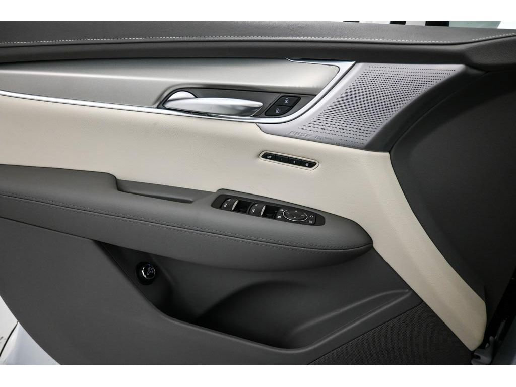 New 2026 Cadillac XT5 Premium Luxury w/ Driver Assist Package AWD/4WD image 15