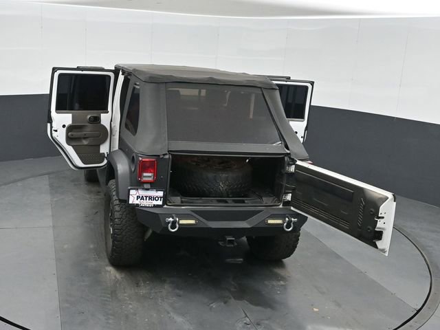 Used 2015 Jeep Wrangler Unlimited Rubicon image 52