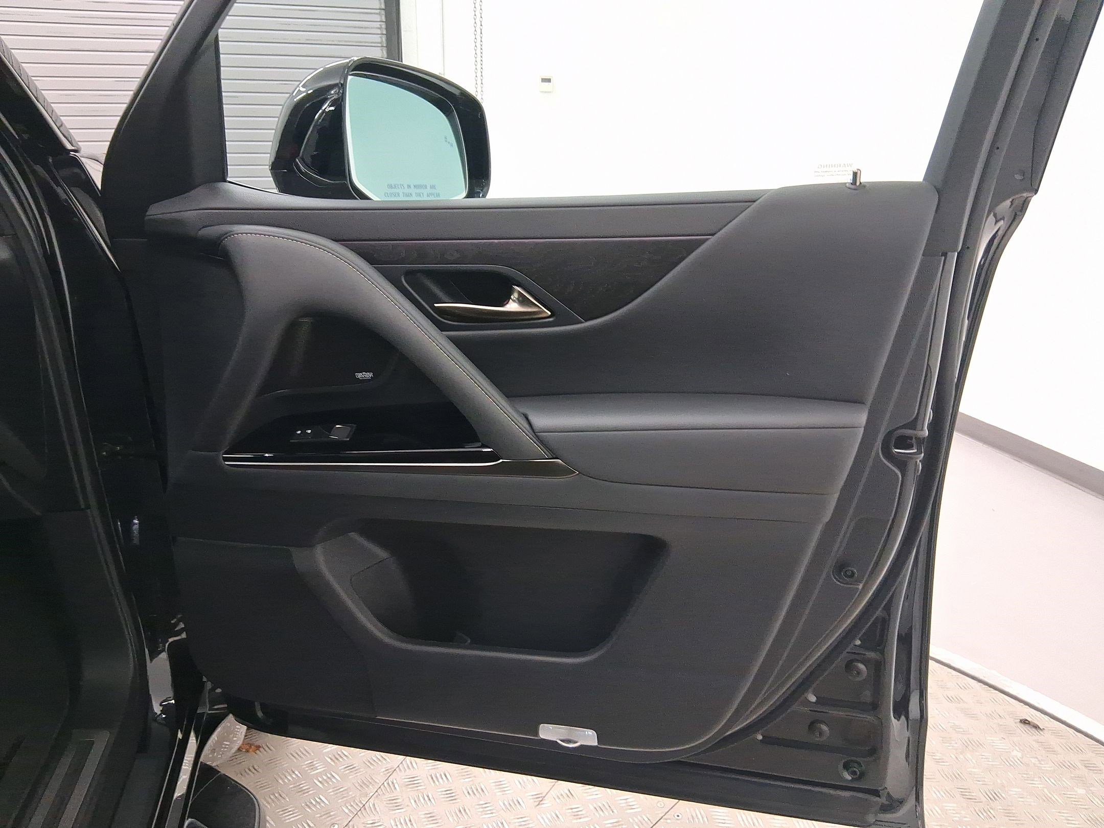 Certified 2025 Lexus LX 600 4WD w/ Luxury Package image 32