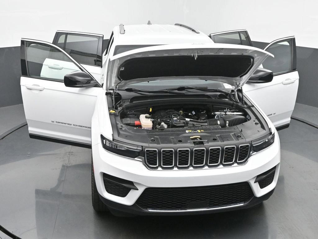 Used 2024 Jeep Grand Cherokee Laredo image 62