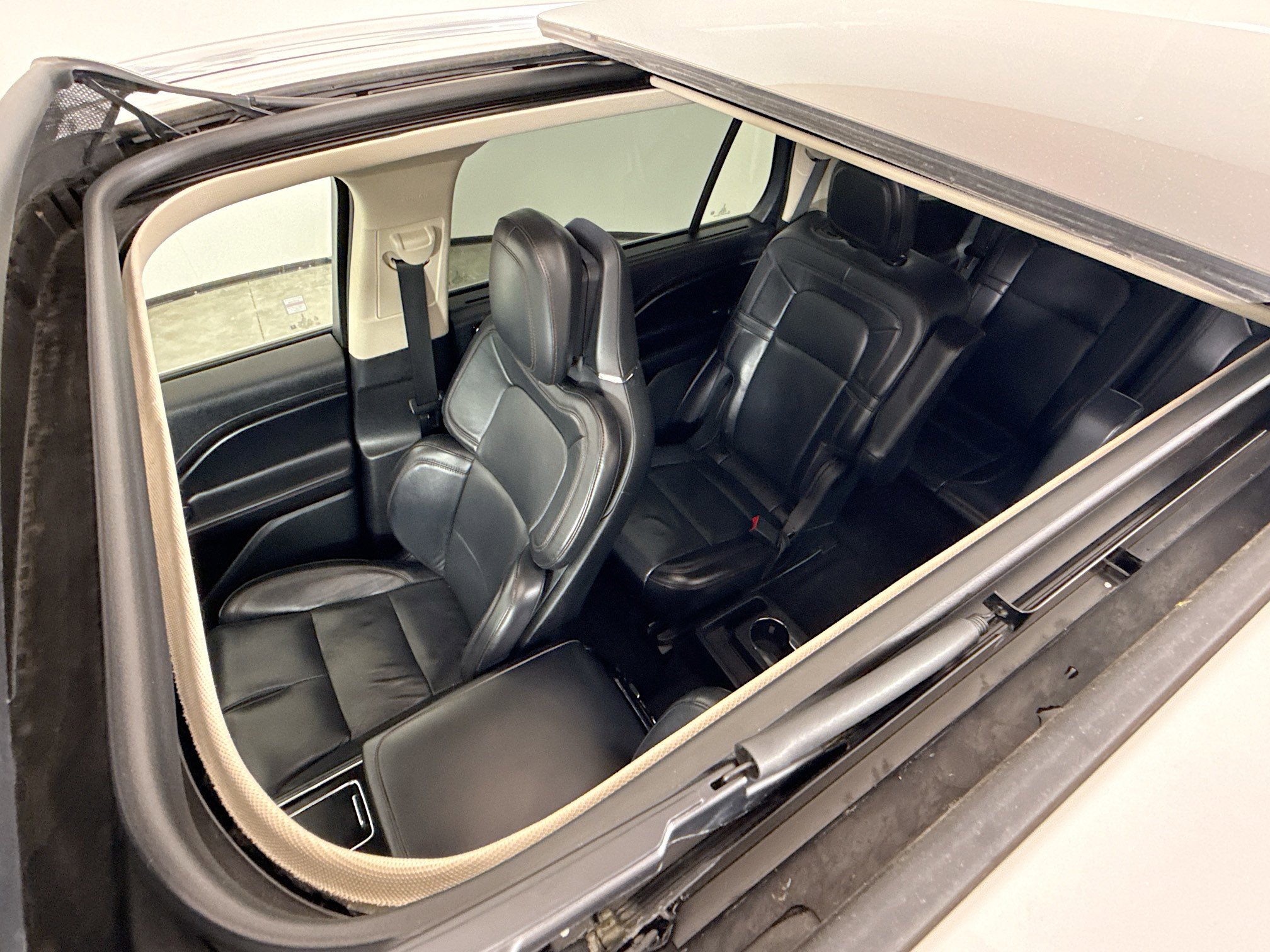 Used 2021 Lincoln Aviator Reserve w/ Equipment Group 202A image 14