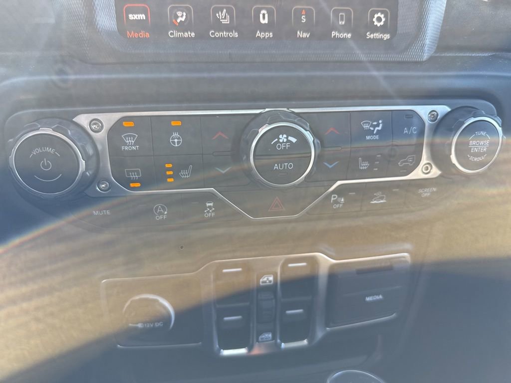 Used 2022 Jeep Wrangler Unlimited Sahara image 17
