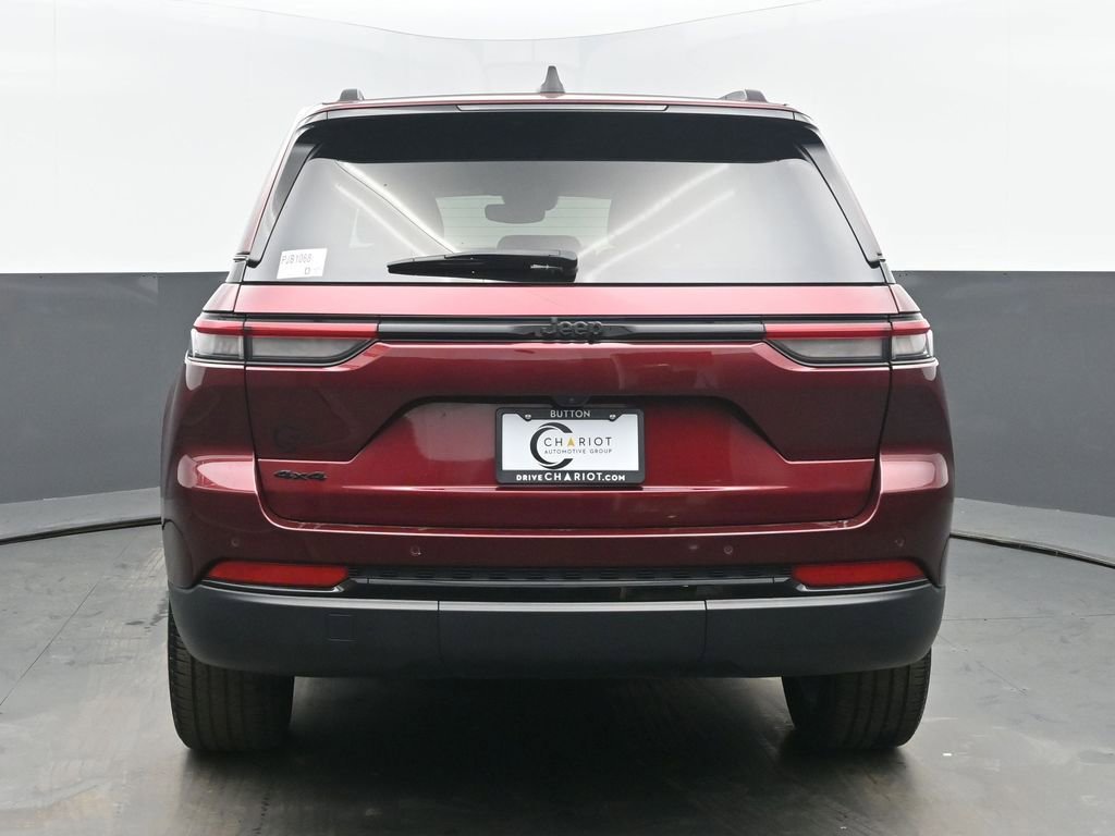 Used 2023 Jeep Grand Cherokee Altitude image 5