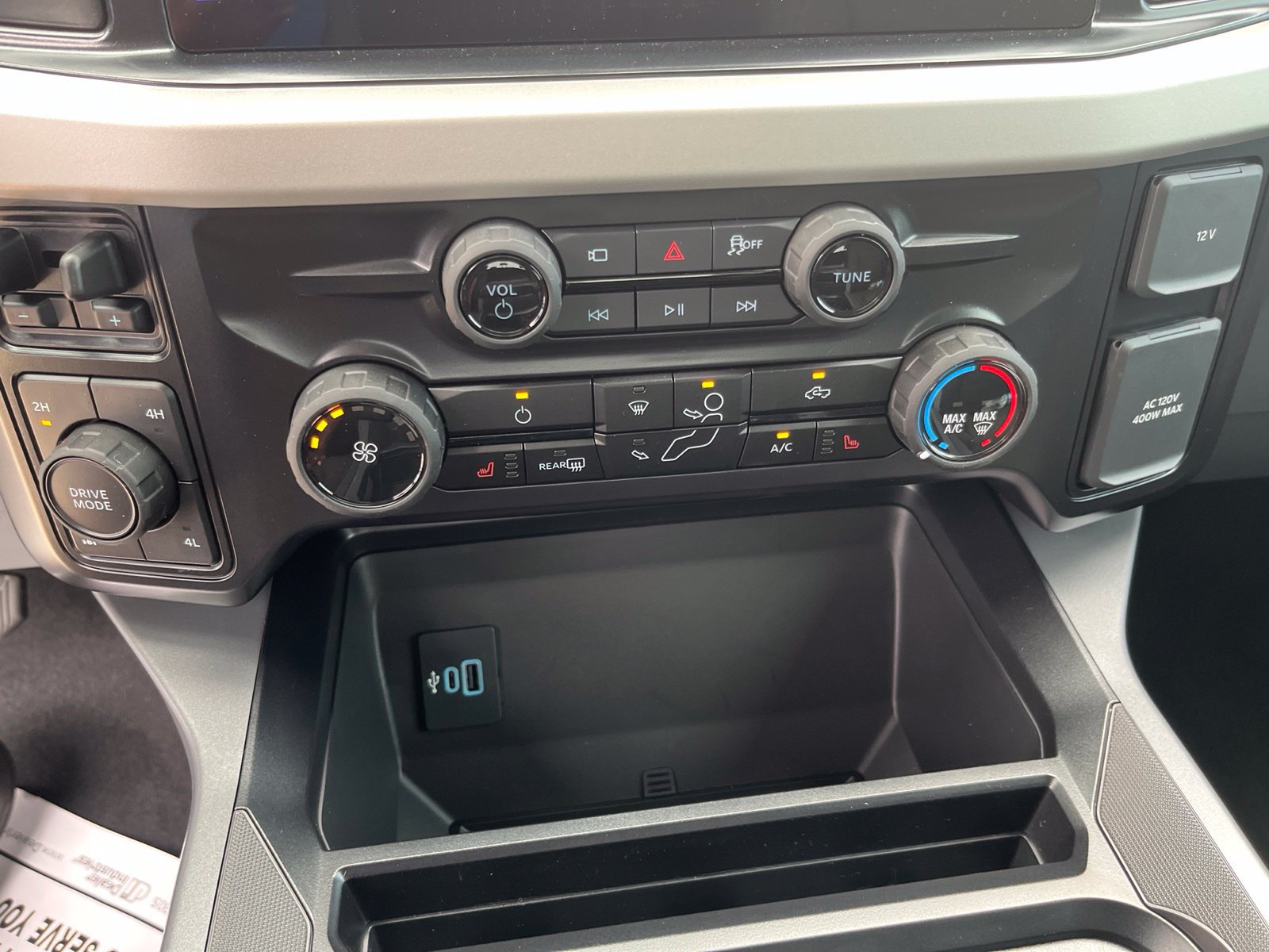 New 2027 Ford F250 XLT w/ XLT Premium Package AWD/4WD image 17