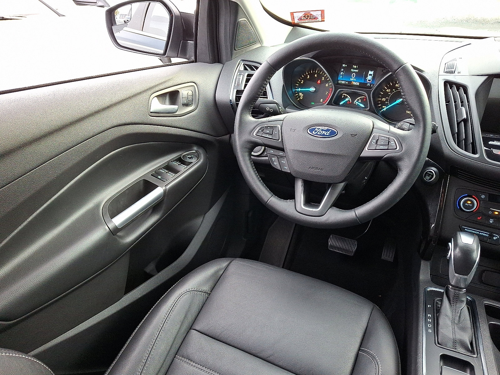 Used 2019 Ford Escape Titanium image 14