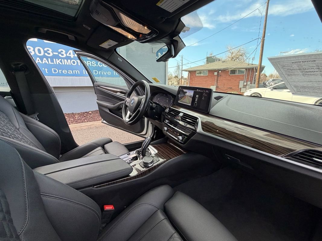 Used 2023 BMW 530e xDrive image 38