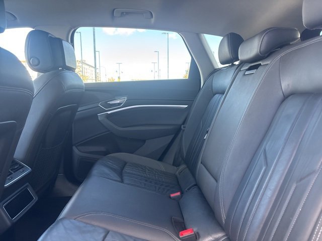 Used 2021 Audi e-tron Premium w/ Convenience Plus Package image 19