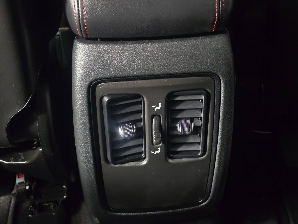 Used 2024 Dodge Durango GT w/ Blacktop Package AWD/4WD image 18