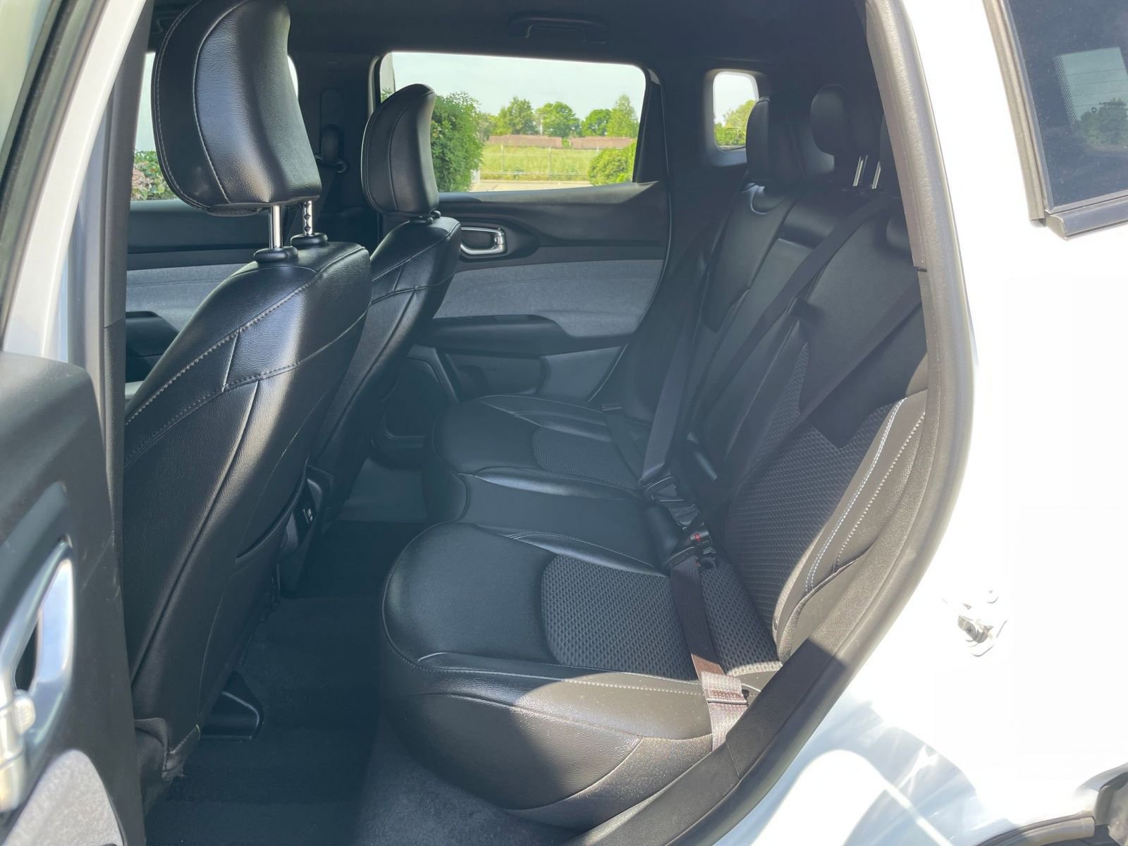 Used 2025 Jeep Compass Latitude AWD/4WD image 24