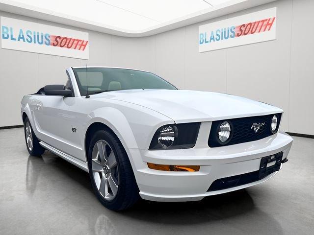 Used 2007 Ford Mustang GT RWD image 2