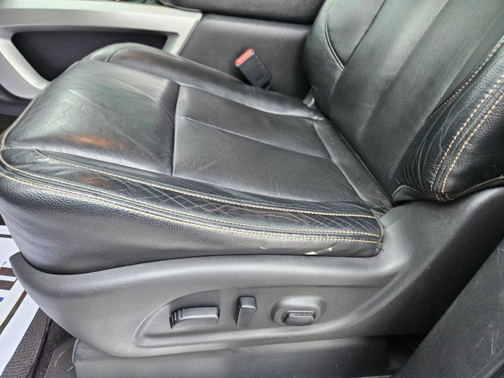 Used 2017 Nissan Titan SL w/ Chrome Package image 24