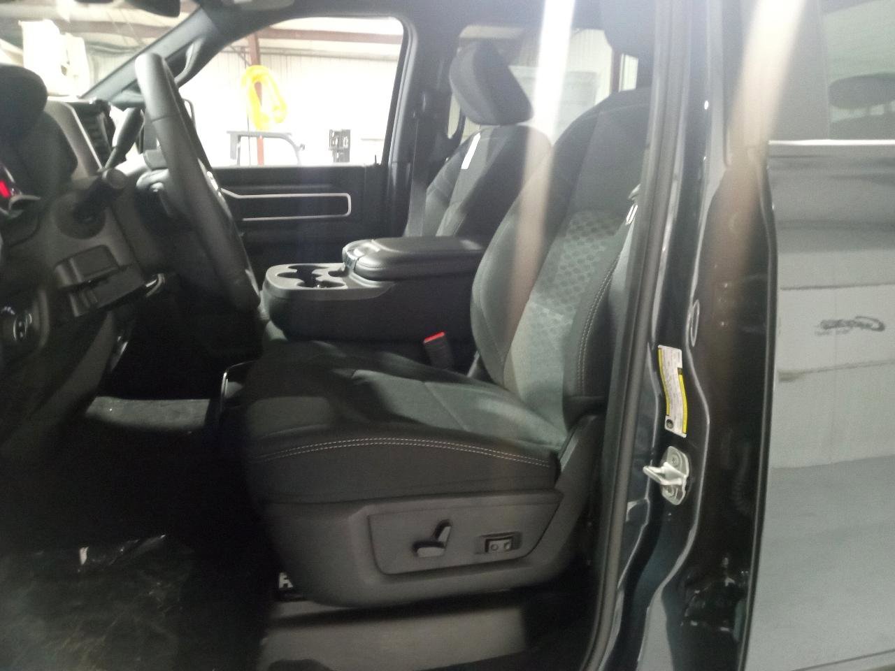New 2026 RAM 2500 Big Horn AWD/4WD image 6
