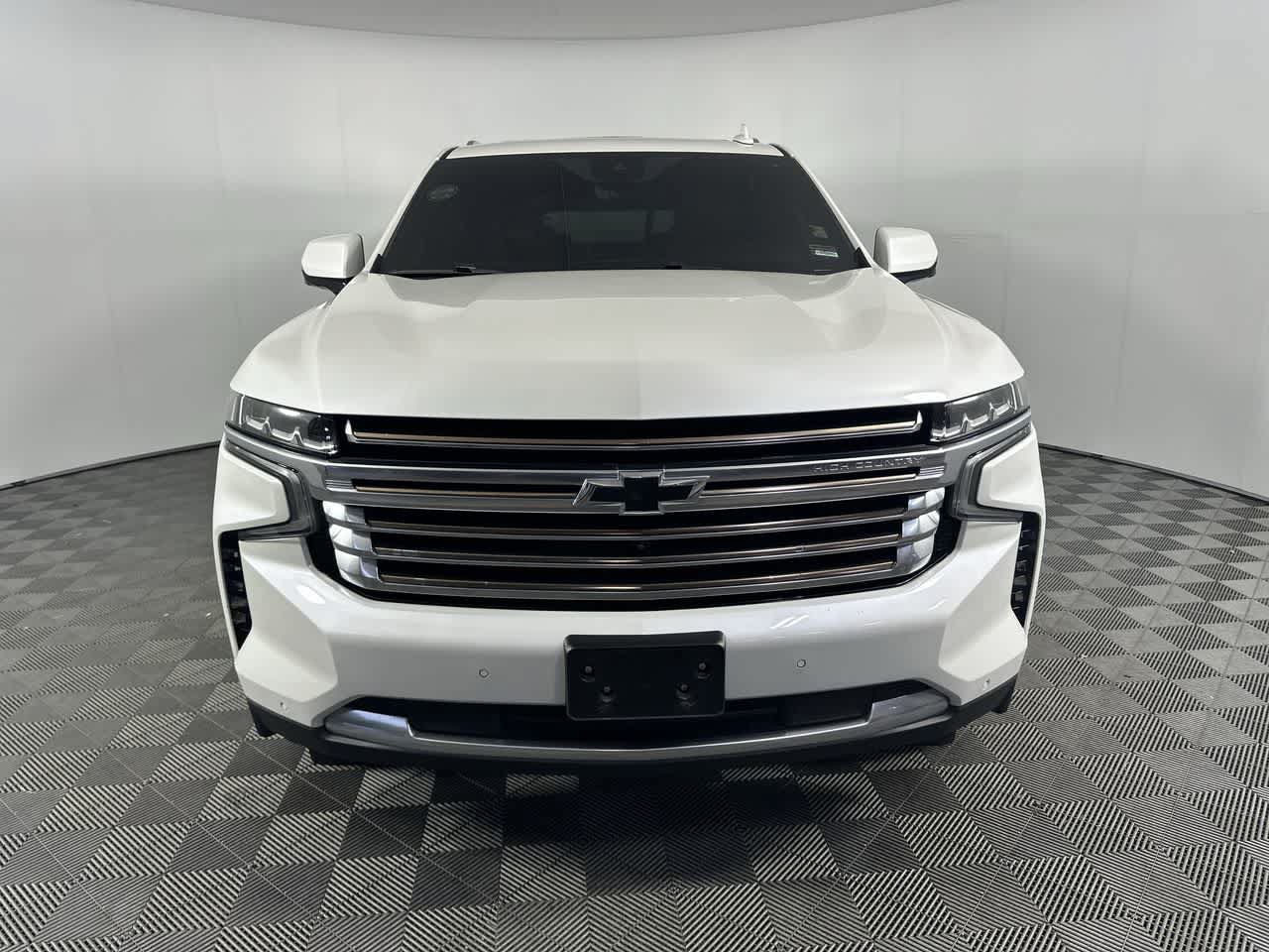 Used 2023 Chevrolet Tahoe High Country AWD/4WD image 3