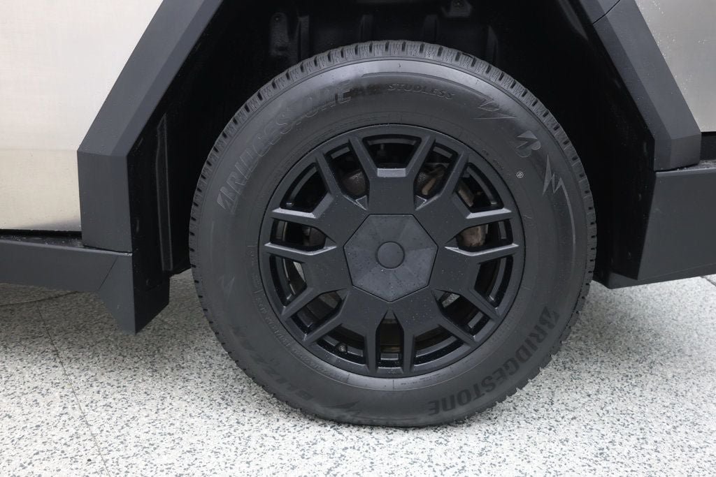 Used 2024 Tesla Cybertruck AWD Crew Cab image 7
