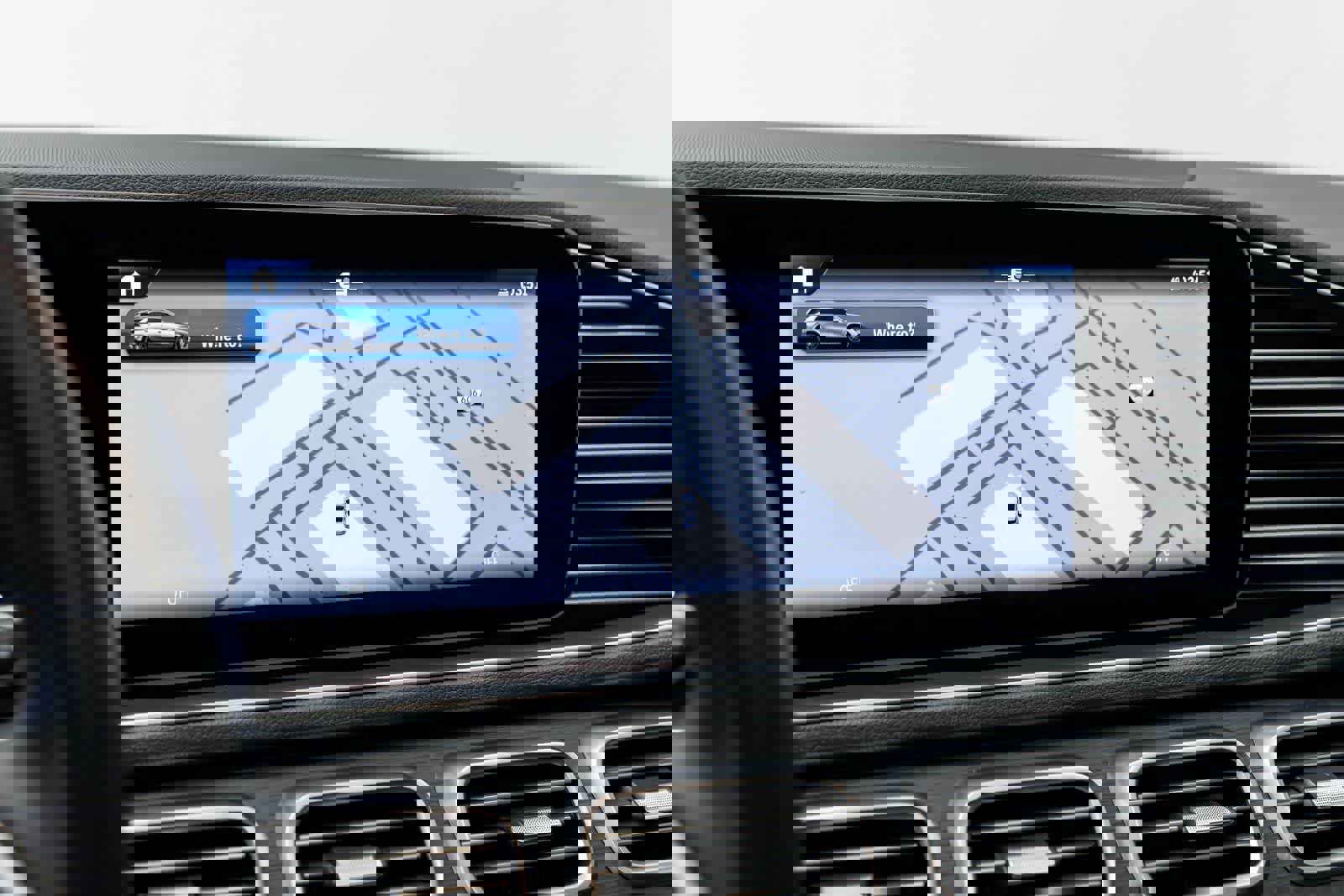 Used 2025 Mercedes-Benz GLE 450e 4MATIC w/ Driver Assistance Package image 16