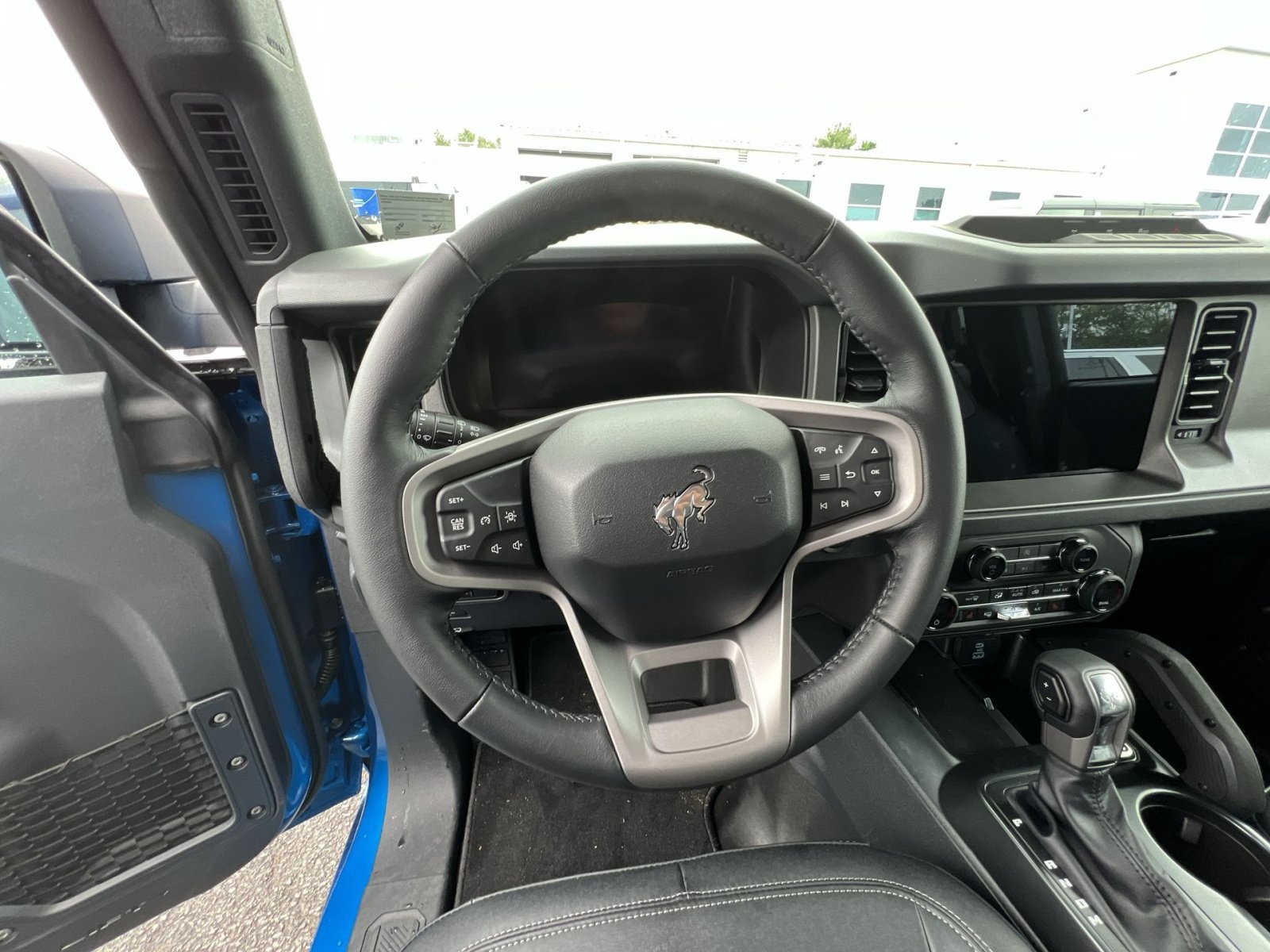 New 2025 Ford Bronco Big Bend w/ Black Diamond Package AWD/4WD image 24