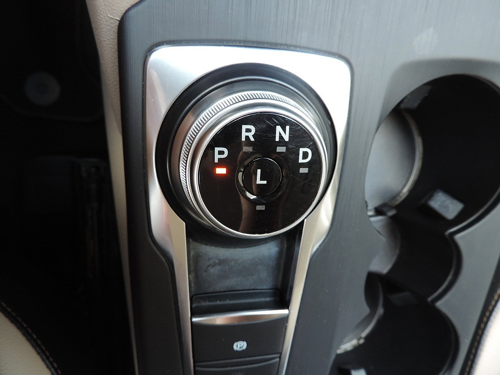 Used 2020 Ford Escape Titanium w/ Titanium Premium Package 2.0 image 22