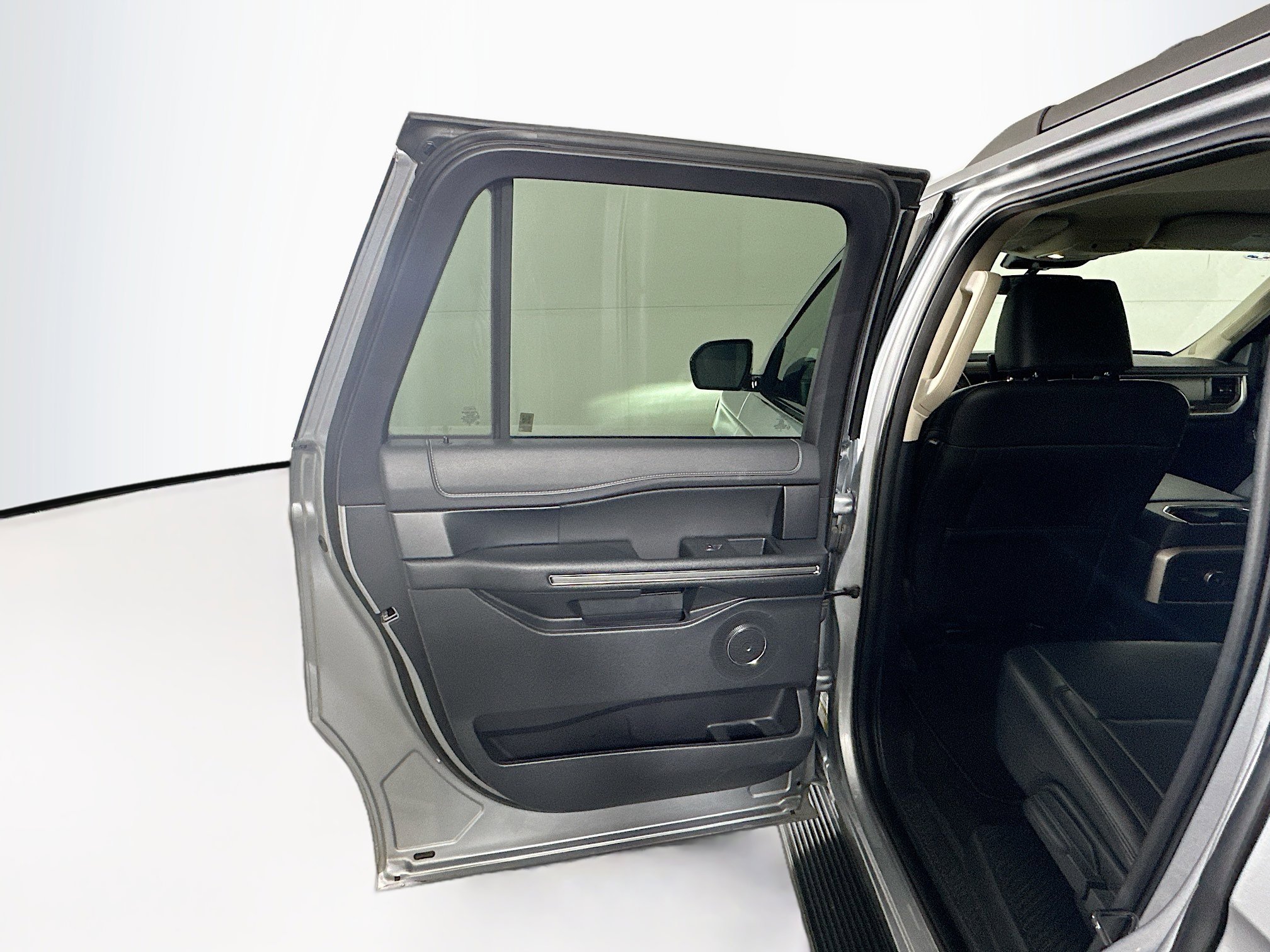 Used 2024 Ford Expedition Max XLT image 26