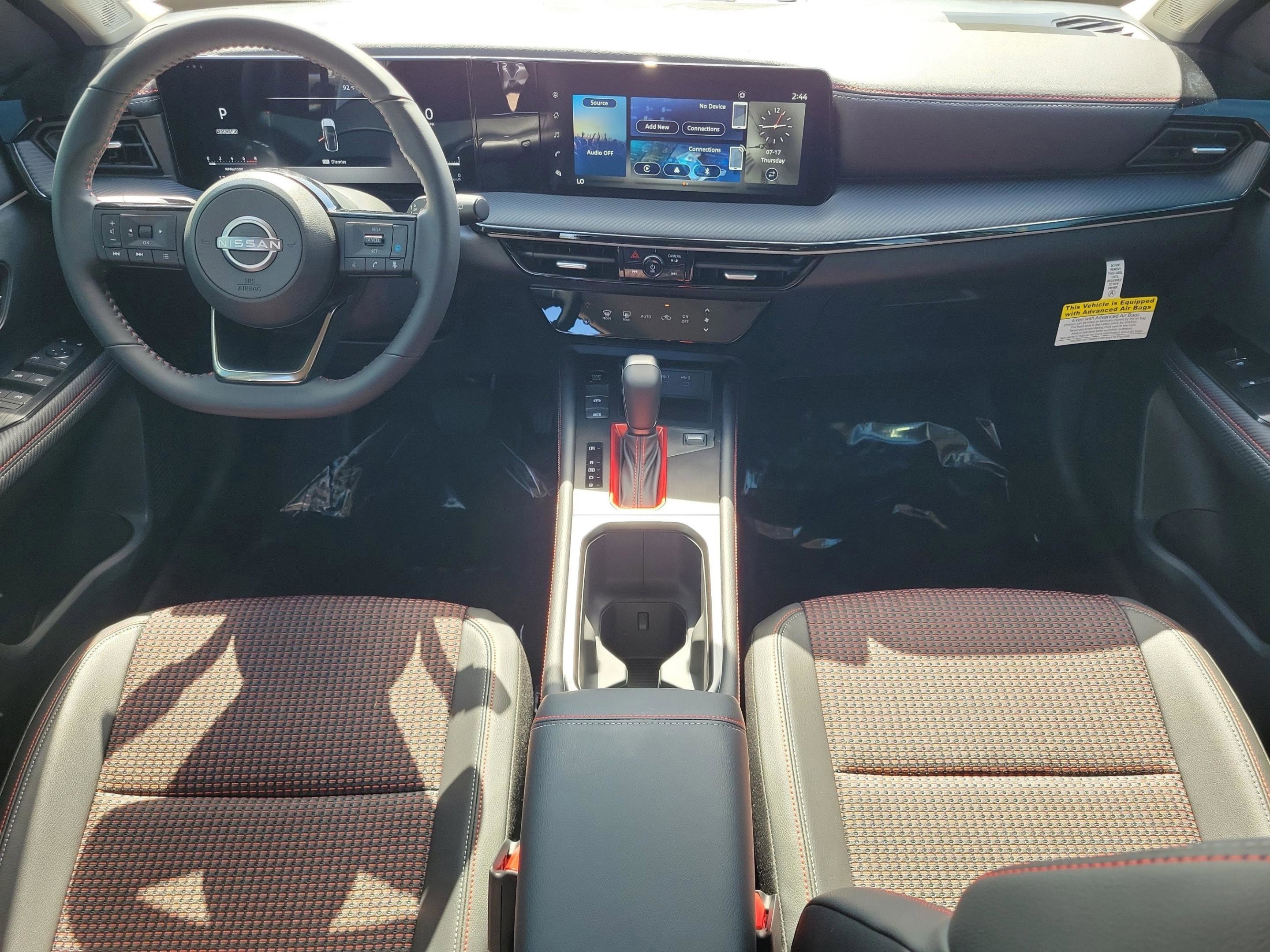 New 2025 Nissan Kicks SR FWD image 15