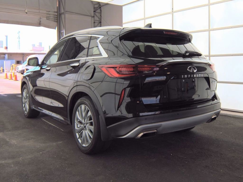 Certified 2023 INFINITI QX50 Luxe FWD image 10