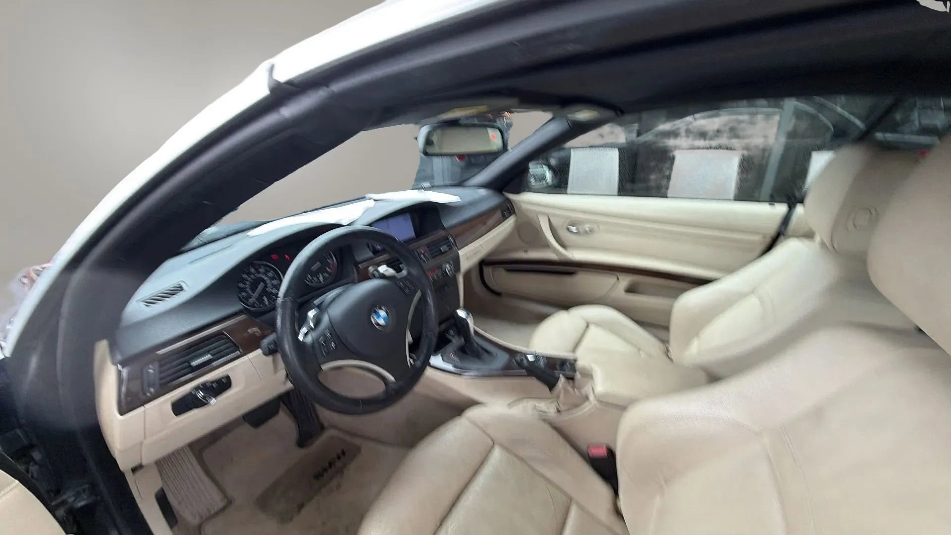 Used 2009 BMW 335i Convertible w/ Premium Pkg image 28