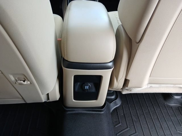 Used 2014 Dodge Journey SXT w/ Flexible Seating Group FWD image 14