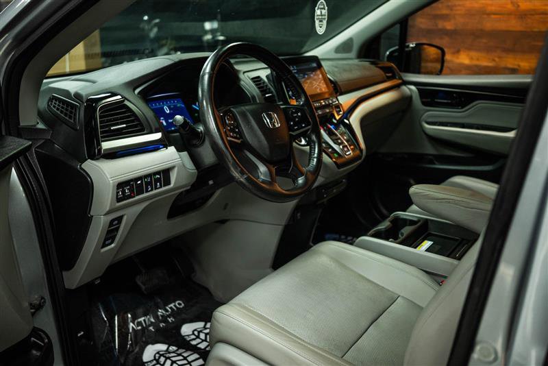 Used 2018 Honda Odyssey Elite image 9