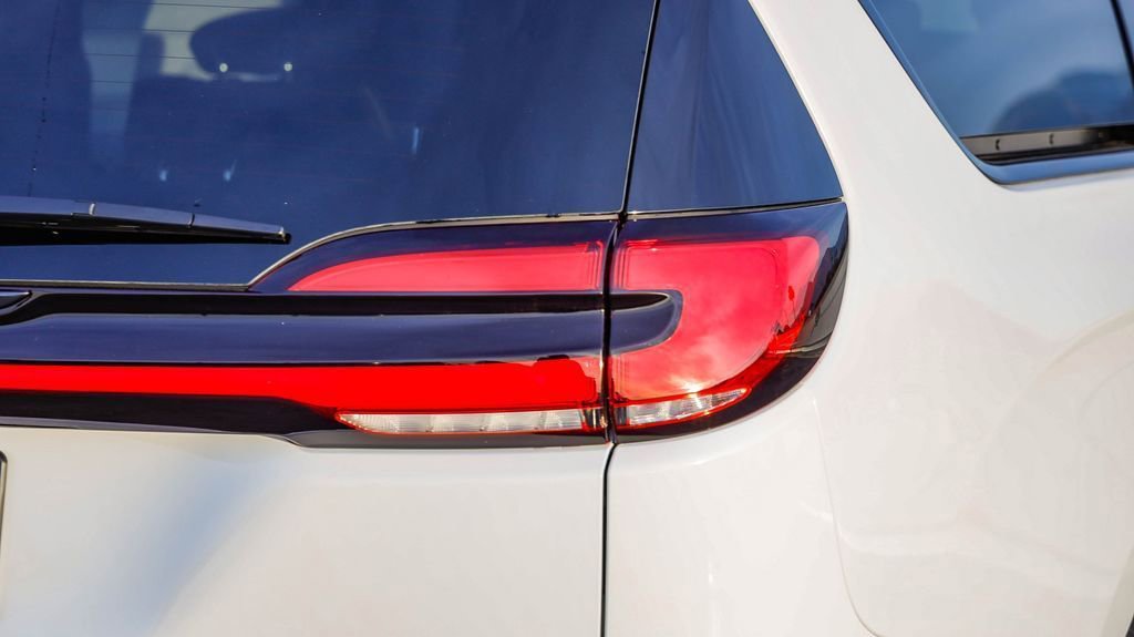 New 2026 Chrysler Pacifica Select w/ S Appearance Package image 10