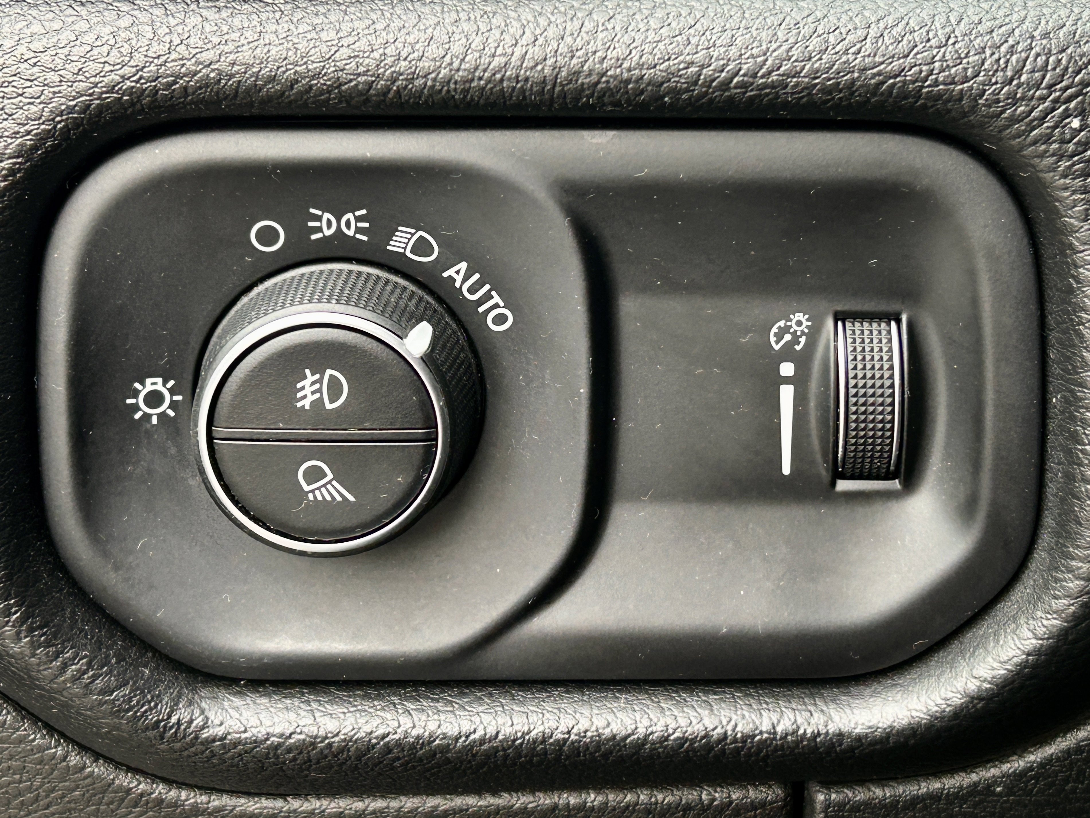 Certified 2022 RAM 1500 Big Horn image 24