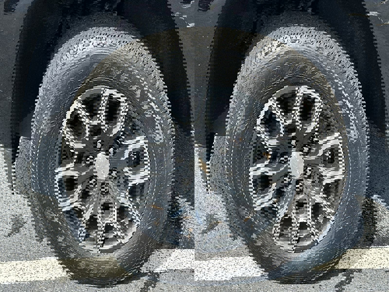 Used 2024 Chevrolet Colorado LT w/ LT Convenience Package III image 13