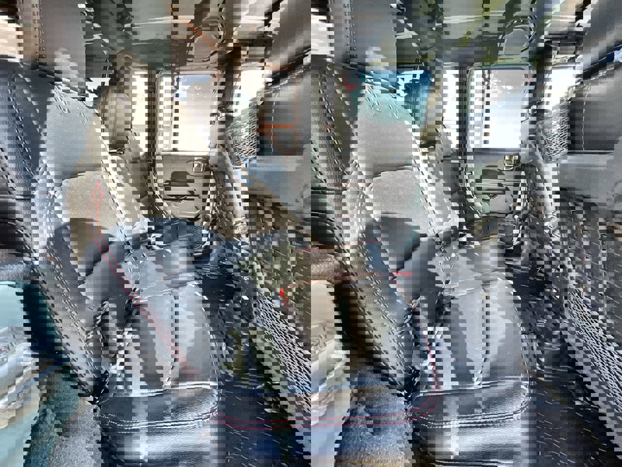 Used 2023 Jeep Wrangler Unlimited Rubicon w/ Cold Weather Group image 26