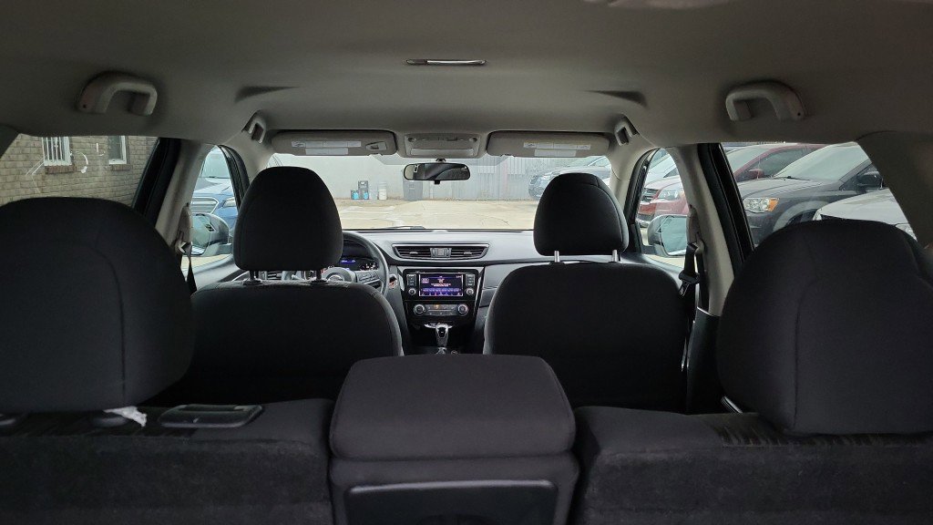 Used 2018 Nissan Rogue S image 13