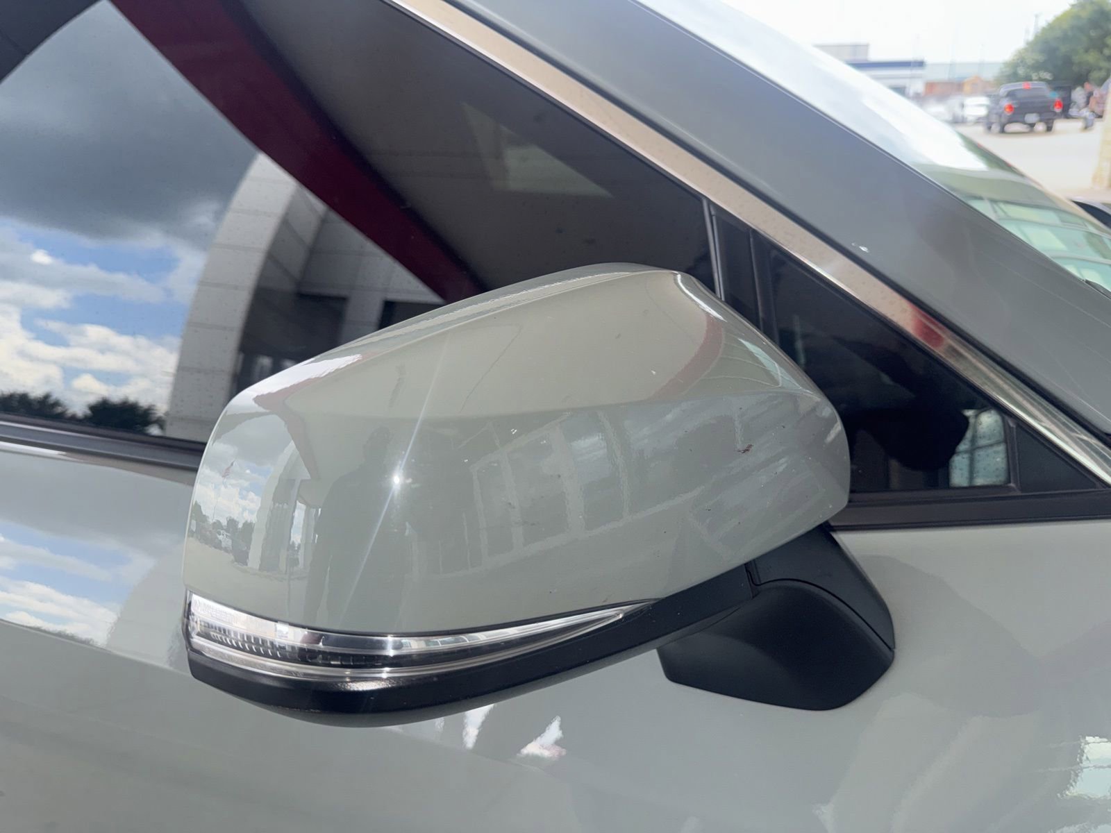 Used 2022 Toyota RAV4 XLE Premium FWD image 19