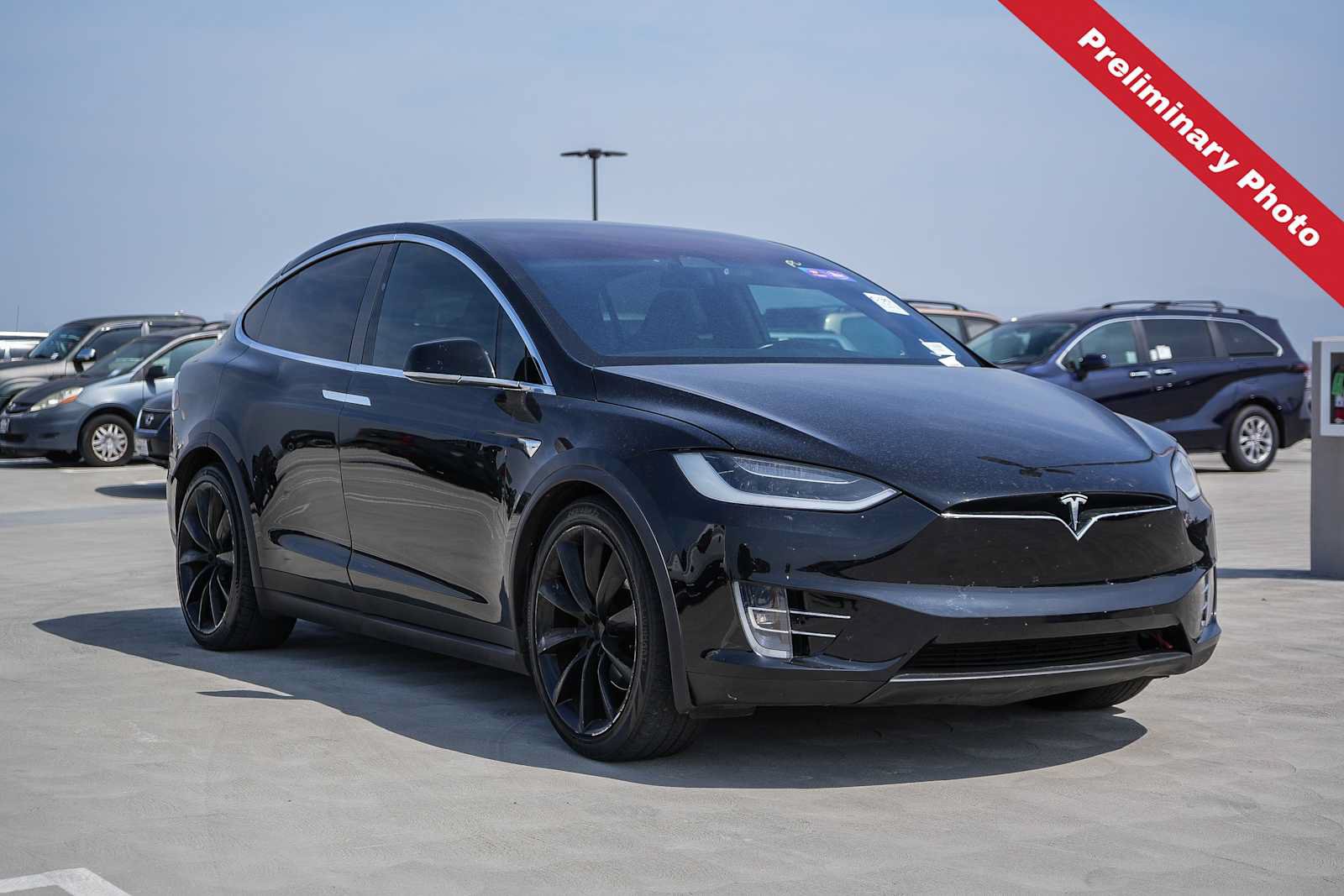 Used 2018 Tesla Model X 75D AWD/4WD image 3