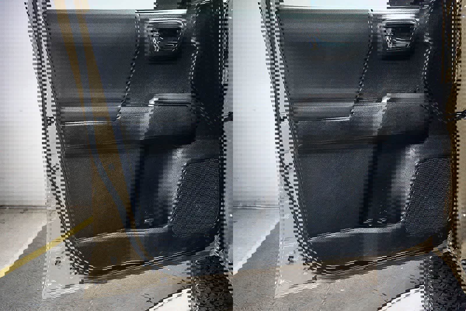 Used 2019 Toyota Tacoma TRD Off-Road w/ Technology Package AWD/4WD image 22